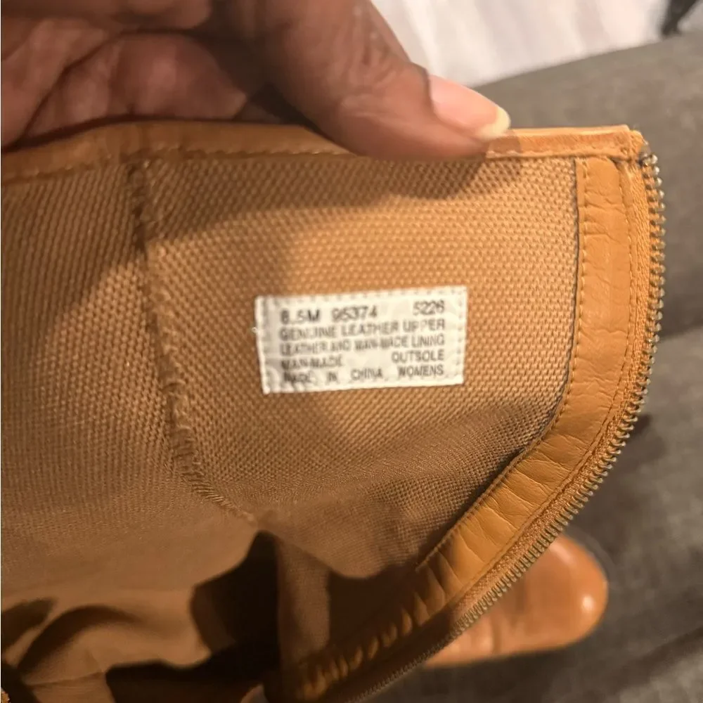 Wonen’s Timberland Distressed Leather Boots
